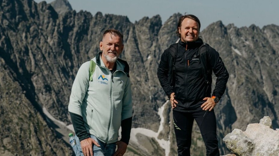 Odišiel za lepšou plácou do cudziny, časť zárobku posiela chudobným deťom. Tribula zobral na hory Mira Vrábľa