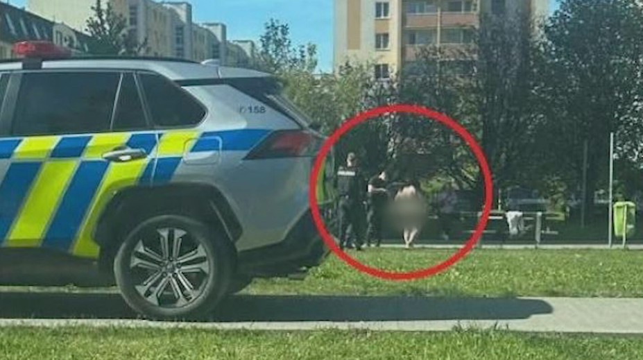 Najprv pri škole, potom na zastávke: Nahá žena vyvolala v Trnave rozruch, zasahovali záchranné zložky