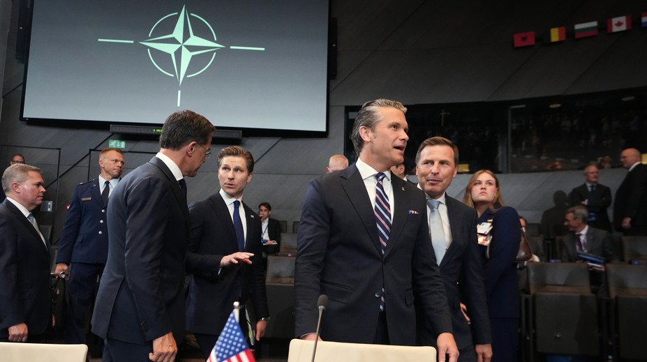 USA posúdia prítomnosť svojich vojsk a základní v Európe, oznámil Hegseth