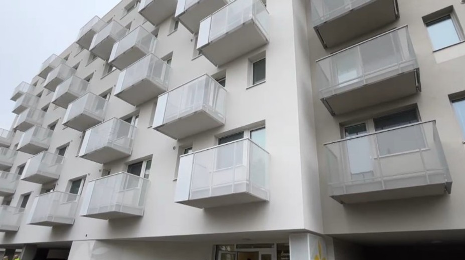 Bývanie sa mladým vzďaľuje: Prvú hypotéku si berú čoraz neskôr