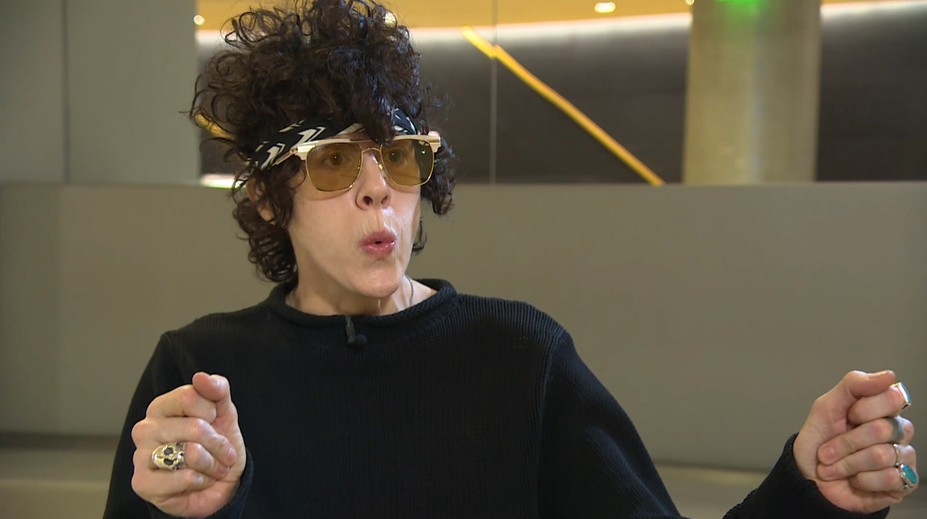 Americká speváčka LP nám pri rozhovore ukázala netradičný talent. Zinterpretovala aj slovenskú ľudovku