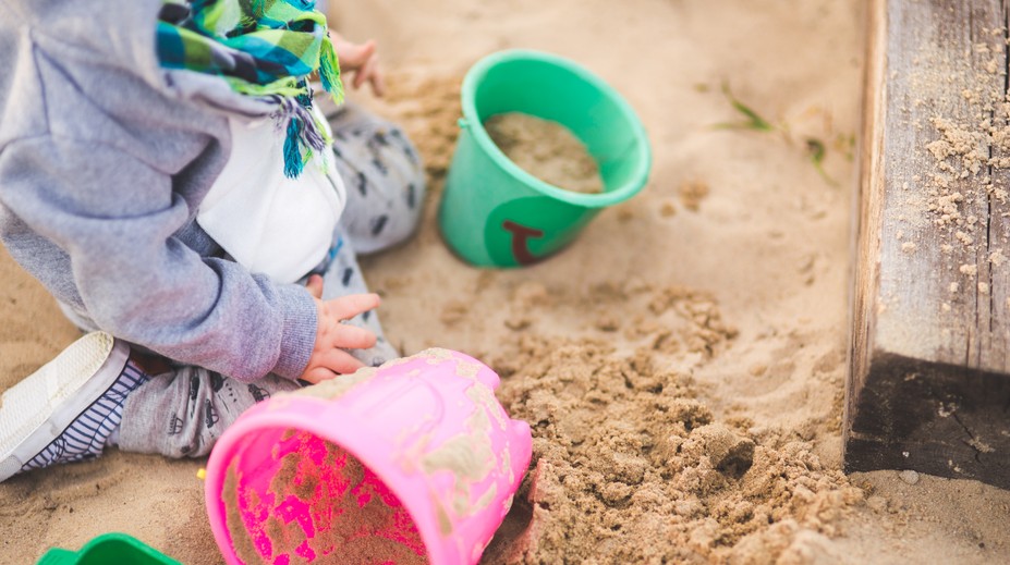 Hrôza na ihriskách: Deti sa hrali v piesku s jedovatým azbestom, rodičia v panike