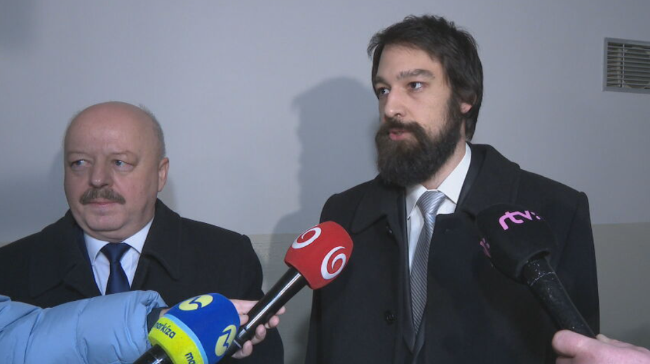 Nálepky fekálny fantóm sa už nikdy nezbaví, hoci je nevinný. Martinovi Mackovi zrušili posledné obvinenie