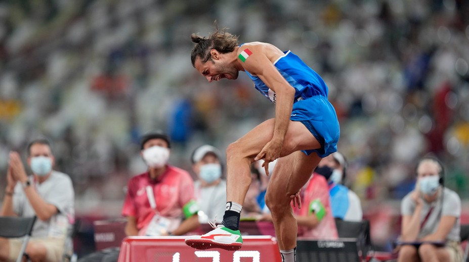 VIDEO: Jeden z najsilnejších momentov OH. Tuhý boj o zlato súperi vyriešili nečakaným spôsobom
