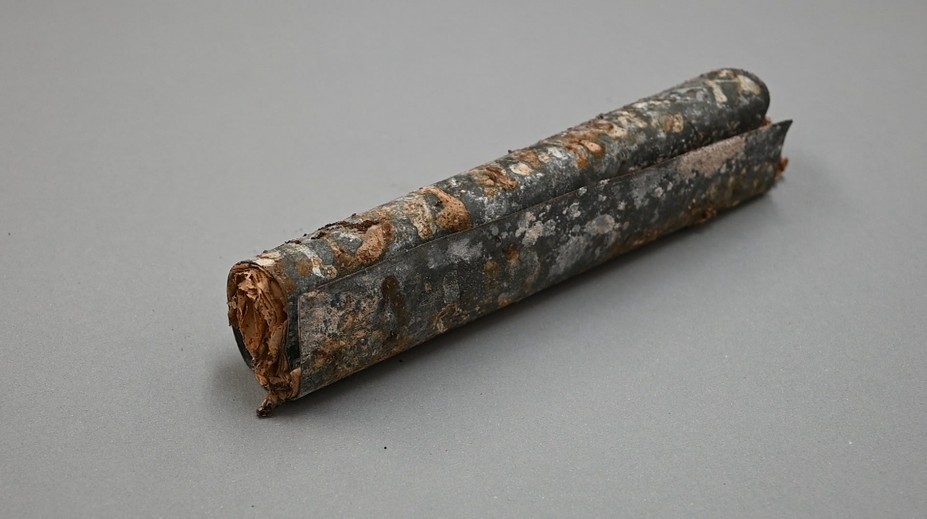 Pri oprave gymnázia v Levoči objavili skrytú schránku: Prečítajte si storočný odkaz od kamenárov