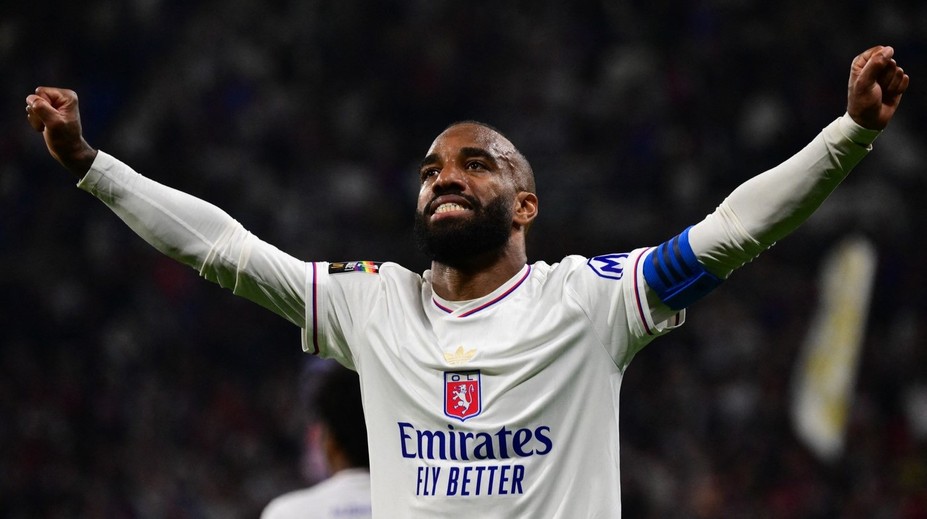 Opúšťa potápajúcu sa loď. Opora Lyonu posilní nováčika saudskoarabskej ligy