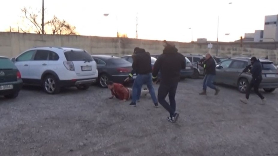 VIDEO: Väzenskému dozorcovi z Leopoldova našli množstvo zakázaných látok, zadržala ho policajná inšpekcia