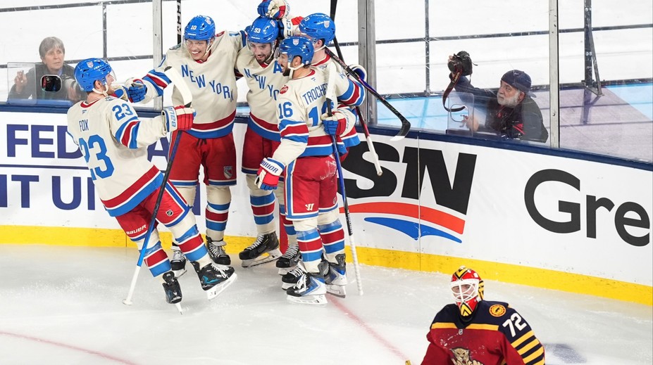 VIDEO: Mika Zibanejad sa vo Winter Classic zapísal do histórie. Dvorský nebodoval, no tešil sa z výhry