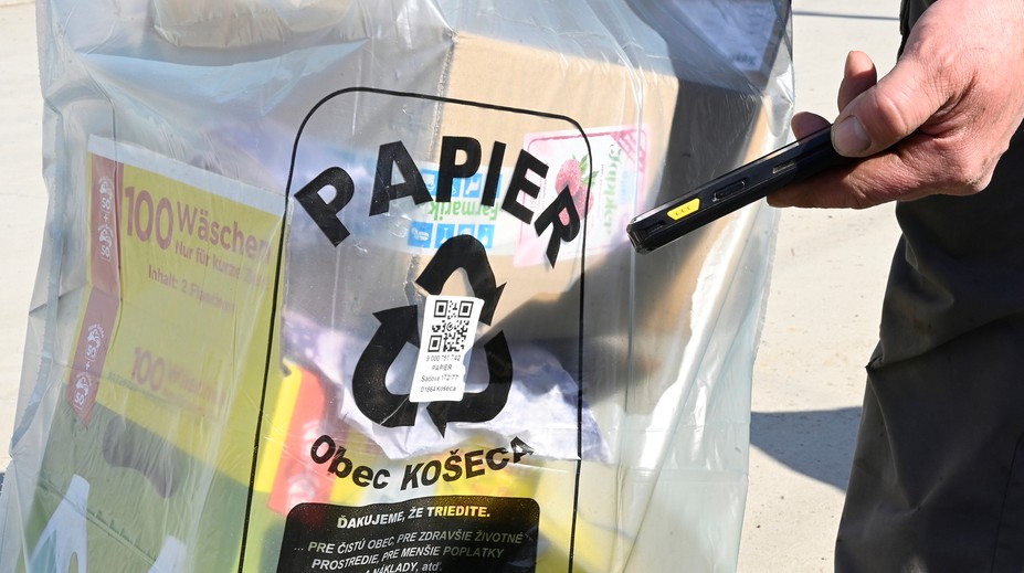 VIDEO: Košeca ako prvá obec na Slovensku kompletne zdigitalizovala zber odpadu