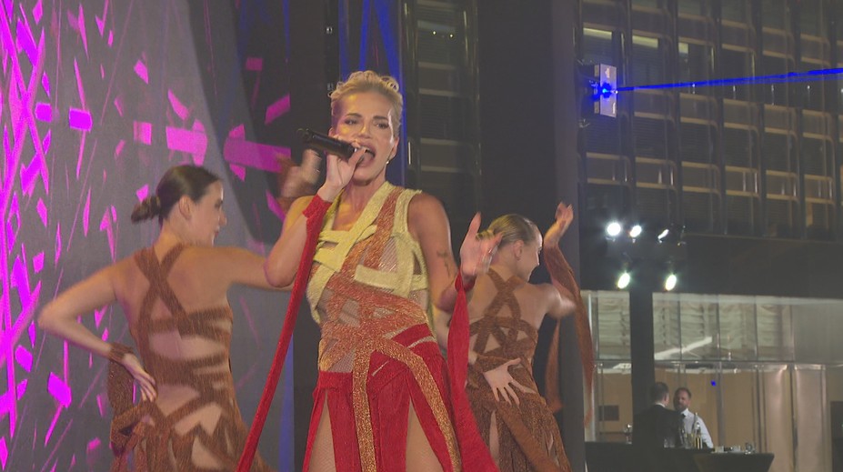 Exkluzívny československý galavečer v Dubaji: Pod Burj Khalifou vystúpila Dara Rolins