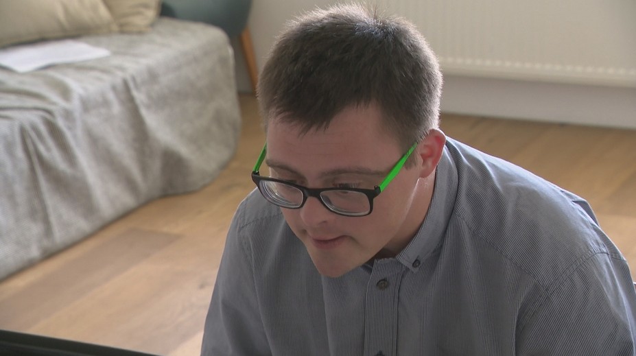 Napriek hendikepu si naplno užíva prácu a miluje šport. Teraz sme mu splnili veľký sen