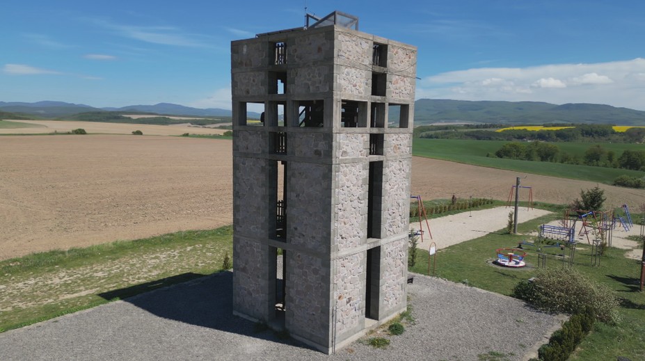 Vyzerá ako stredoveká pevnosť aj obrovský vínny sud. Tieto rozhľadne musíte vidieť na vlastné oči