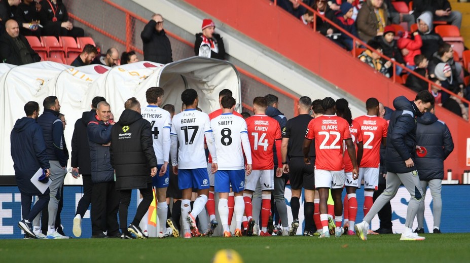 Tragická správa z Anglicka, klub je zdrvený. Zápas po nešťastí nedohrali