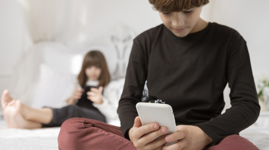 Láska bez odmietnutia či hádok: Umelá inteligencia zásadne mení predstavy detí o vzťahoch