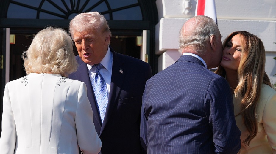 Najťažšia diplomatická úloha Karola III. Od cesty do USA ho neodradili protestujúci ani streľba na galavečere