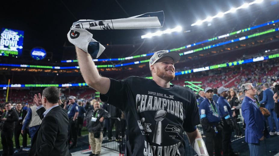 Super Bowl mal jasný priebeh. Seattle Seahawks nedal súperovi šancu a oslavuje zisk trofeje