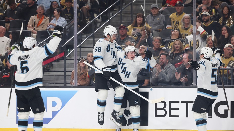VIDEO: Utah oslavoval historicky prvú výhru v play-off. Boston vyhnal brankára a vyrovnal sériu