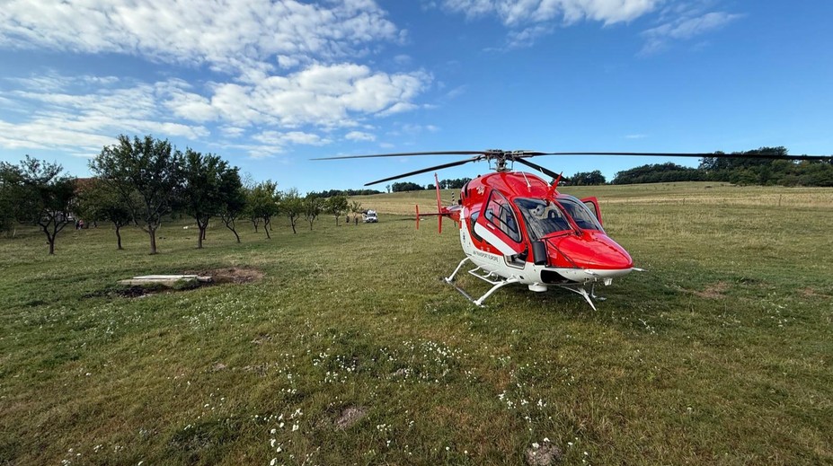 Záchranári bojovali o život muža zraneného danielom. Oživiť sa ho nepodarilo