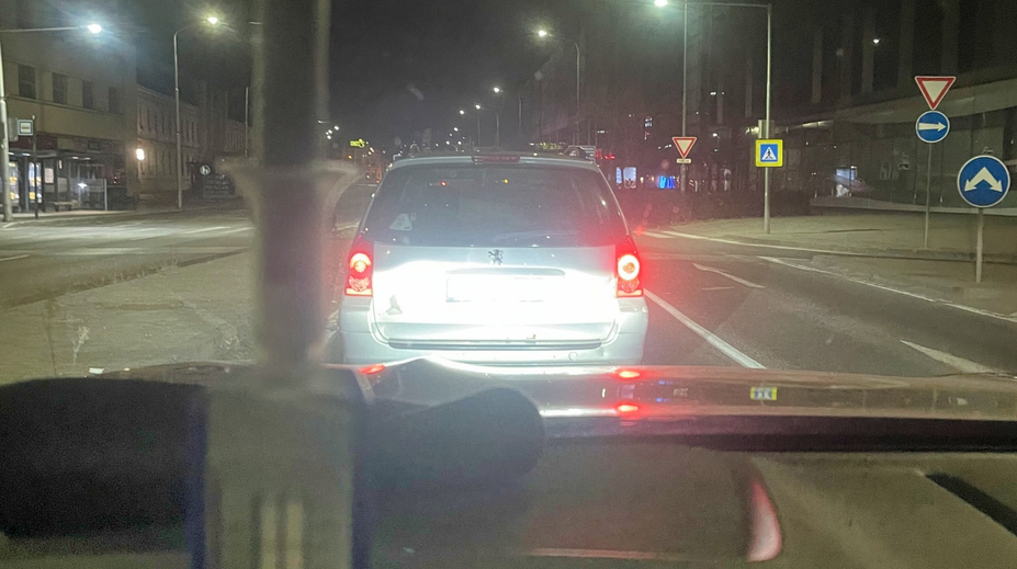 Neuveriteľný prípad z Nitry: Polícia ju chytila dvakrát za noc, aj keď jej zadržali vodičák