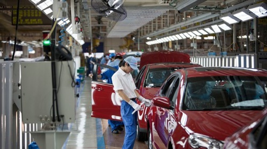 Tretia vlna konsolidácie prinesie škrty: Ktoré pracovné miesta sú ohrozené najviac?