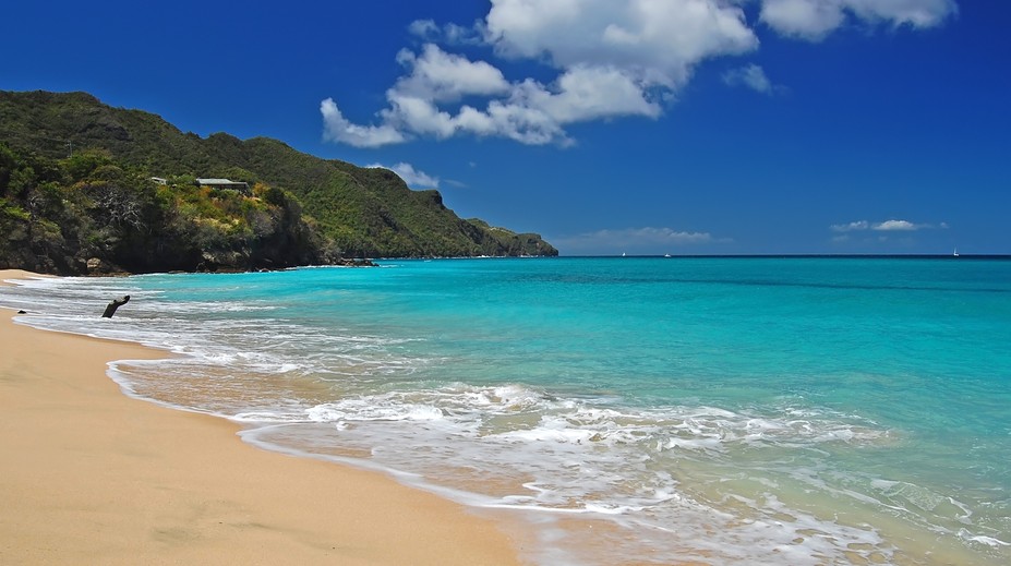 Chystáte sa v zime do exotiky? Na tieto veci nemôžete zabudnúť