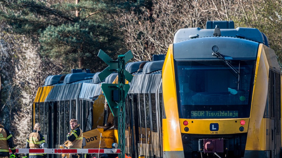 V Dánsku sa vo veľkej rýchlosti čelne zrazili dva vlaky. Hlásia viacerých zranených