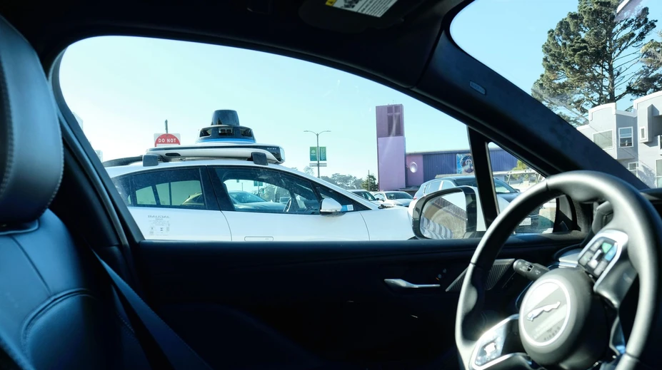 Taxíky bez vodiča sa blížia do Európy. Už je jasné, kedy vyrazia prvé