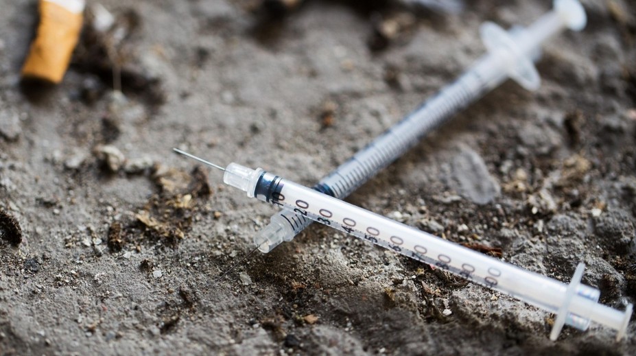 Dvaja škôlkari mali dopichať použitými striekačkami viacero detí. Incident v Seredi rieši polícia