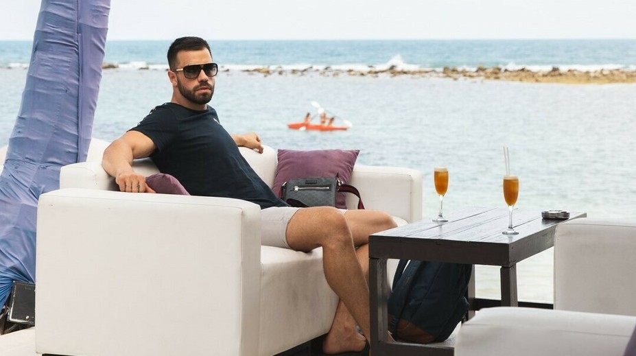 Práca snov v roku 2020. Milionár hľadá človeka, čo mu bude robiť fotky na Instagram