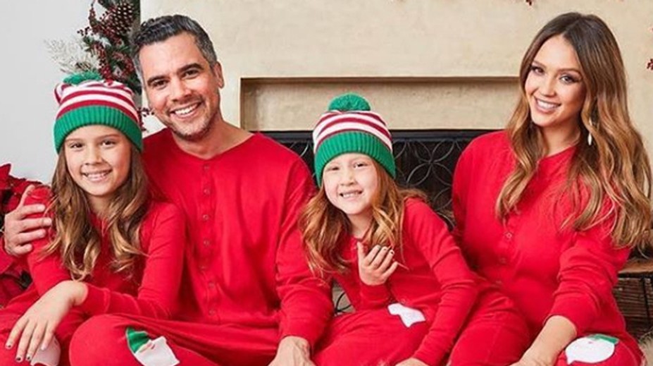 Jessica Alba porodila na Silvestra. Ukázala jej nádherný poklad