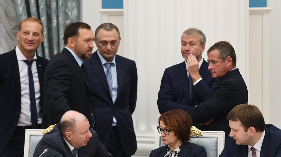 Putin zvolal oligarchov. Mal ich požiadať o miliardy na financovanie vojny na Ukrajine