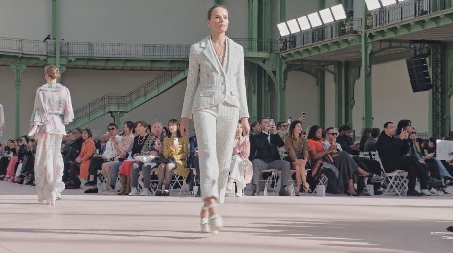 Vieme, čo sa bude nosiť v roku 2025: Naše šatníky ovládnu nové strihy aj farby