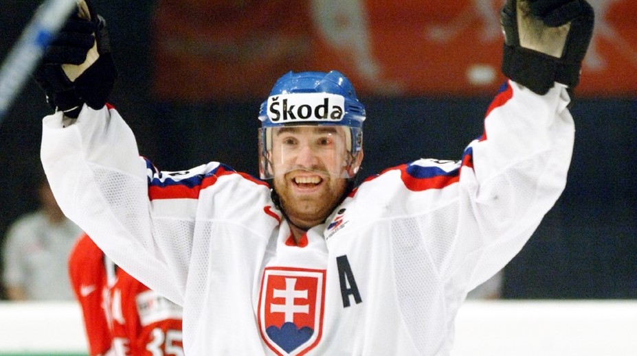 Do repre ho nevzali, lebo mal staré korčule, keď ho porovnávali s Jágrom, radšej sa ostrihal. Od Žiga chcel hokejku aj Gretzky