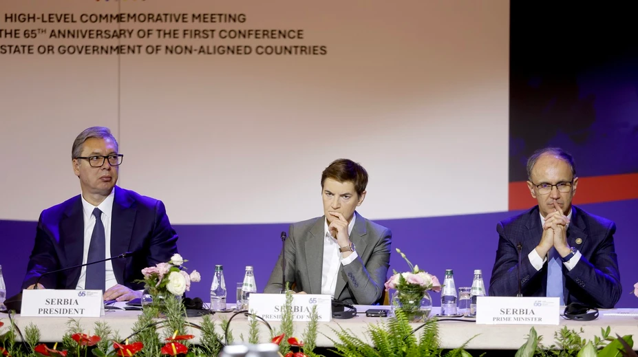 Srbsko čakajú predčasné voľby. Premiér Macut navrhne rozpustenie parlamentu