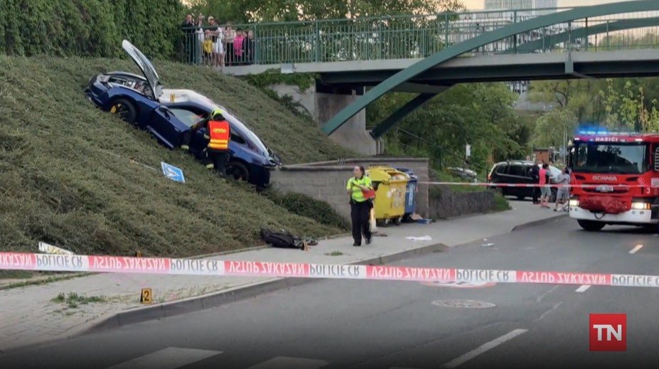 Vodič porsche dostal za usmrtenie matky s kočíkom podmienku. Na súd nedorazil