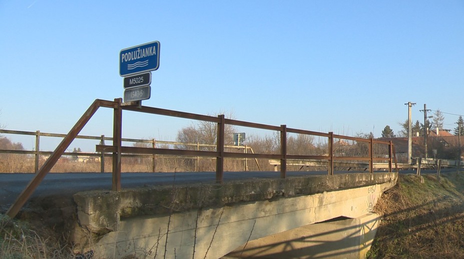 Most na juhu Slovenska, ktorý spája viacero miest a obcí, budú búrať. Vodiči sa musia pripraviť na obchádzky