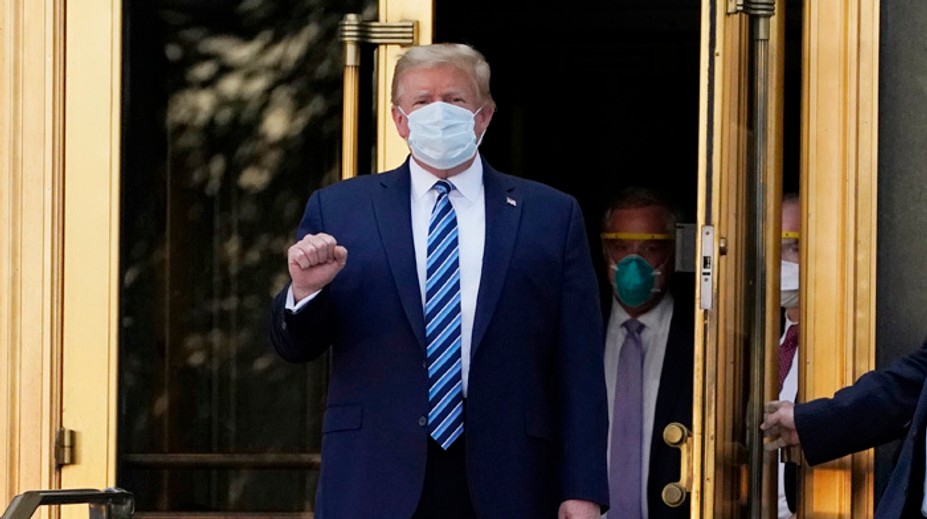 Trump omilostil svojho bývalého poradcu Michaela Flynna