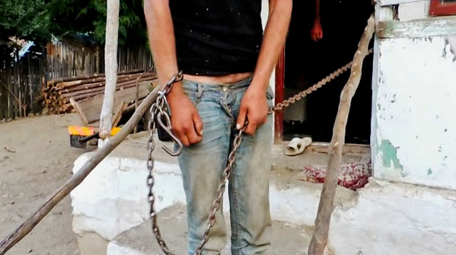 Brutálne praktiky rumunskej mafie. Deti uväzovali ako otrokov na reťaze