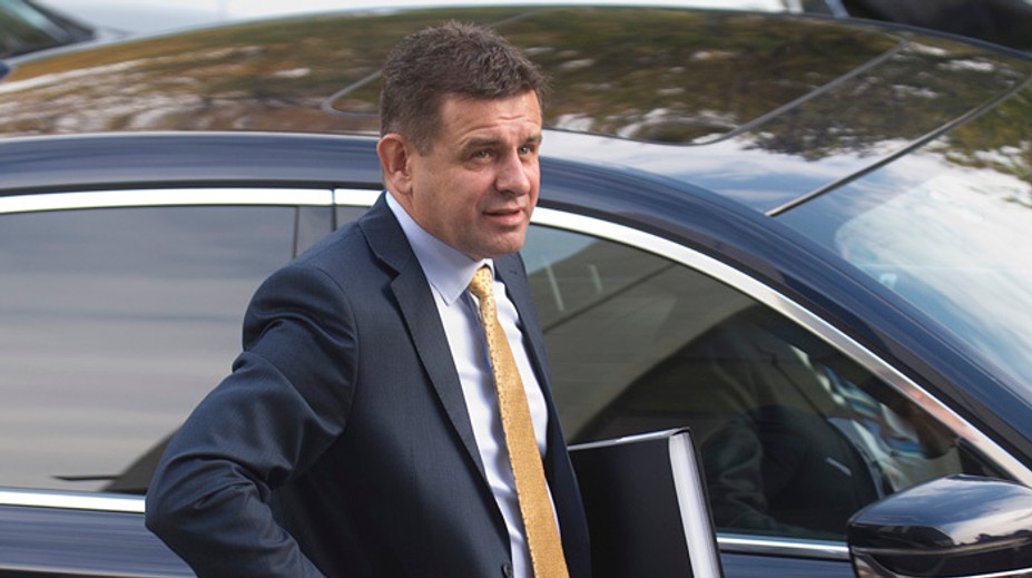 Opitý minister Sólymos vyčíňal v centre Bratislavy, zadržala ho polícia. Oháňal sa funkciou