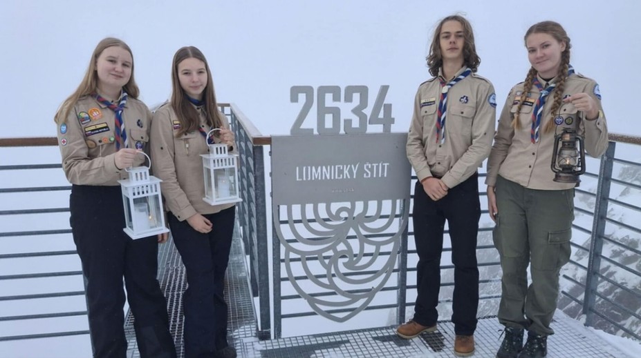 Betlehemské svetlo na Lomnickom štít vyniesli až na druhý pokus. Ten prvý zmarilo počasie