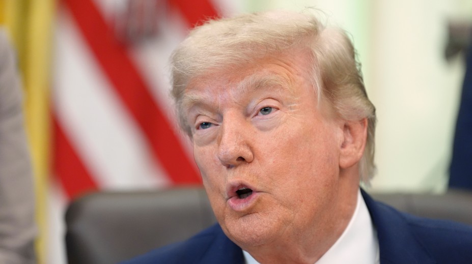 Trump ohlásil dosiahnutie dohody s Iránom o ukončení vojny. Teherán tvrdí, že dosiaľ s ničím nesúhlasil