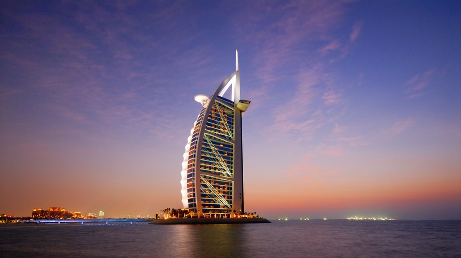 Na jeho heliporte si zahral Federer, zdobia ho zlato, kryštály a vzácny mramor. Jeden z najslávnejších hotelov zatvoria