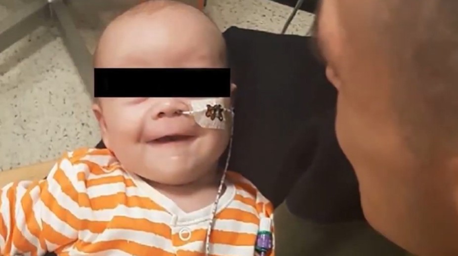 Z peňazí vyzbieraných na liečbu chorého syna si dala spraviť prsia a kúpila si nové auto