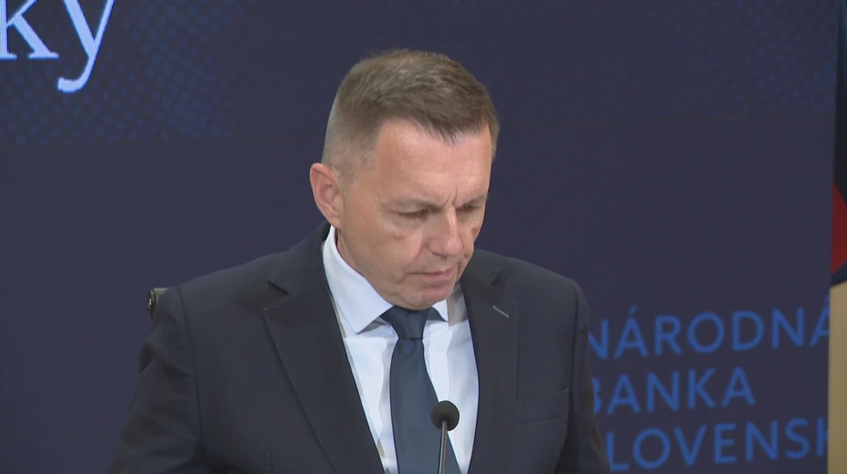 Kažimír vo funkcii nadsluhuje deväť mesiacov. Je možné, že až do volieb nebude zvolený guvernér Národnej banky