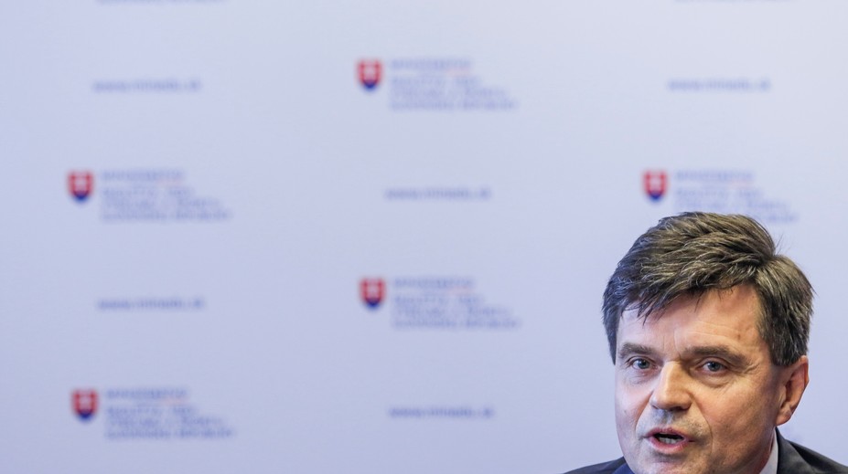 Plavčan zostáva stále na ministerstve. Dostal novú funkciu