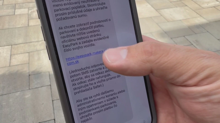 Tvária sa, že ste nezaplatili za parkovanie. Slovenskom sa šíri nový podvod, stačí jedno kliknutie