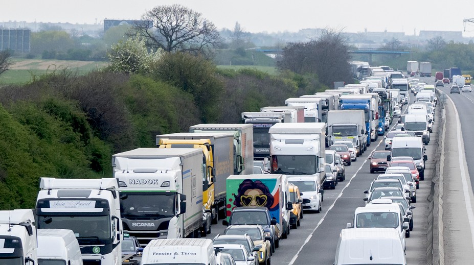 Vodiči pozor. Bratislavu čaká víkend plný nečakaných komplikácií