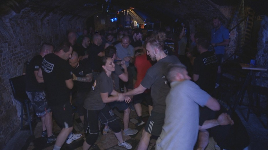 Toto nie je diskotéka, ale stretnutie vyznávačov krav maga