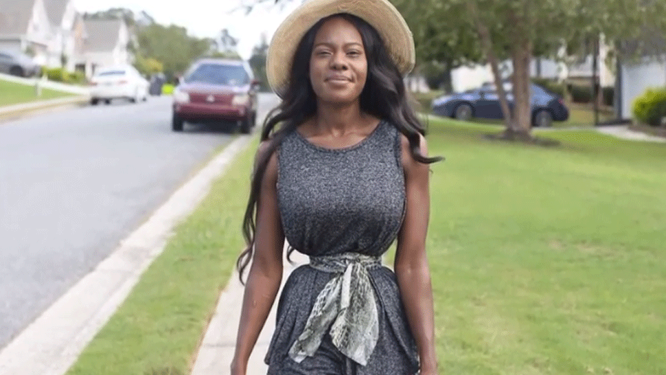 Američanka nosí sťahujúci korzet 18 hodín denne. Chce mať najužší pás na svete a prekonať rekord