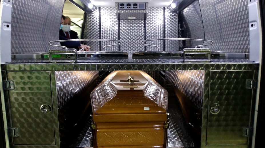 Krematória v Česku nestíhajú spaľovať mŕtvych